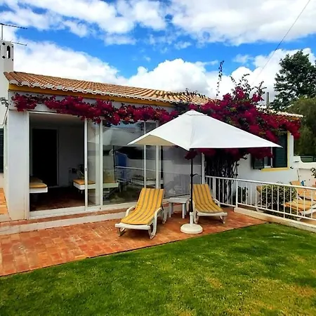 Dom wakacyjny Villa Oura E Privat Pool E Garden E Oura Beach E Strip Albufeira