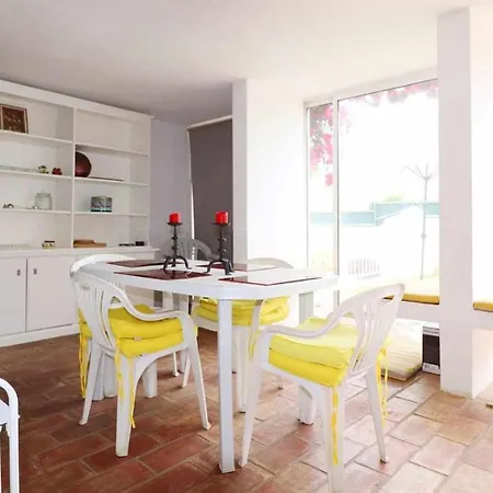 Dom wakacyjny Villa Oura E Privat Pool E Garden E Oura Beach E Strip Albufeira *